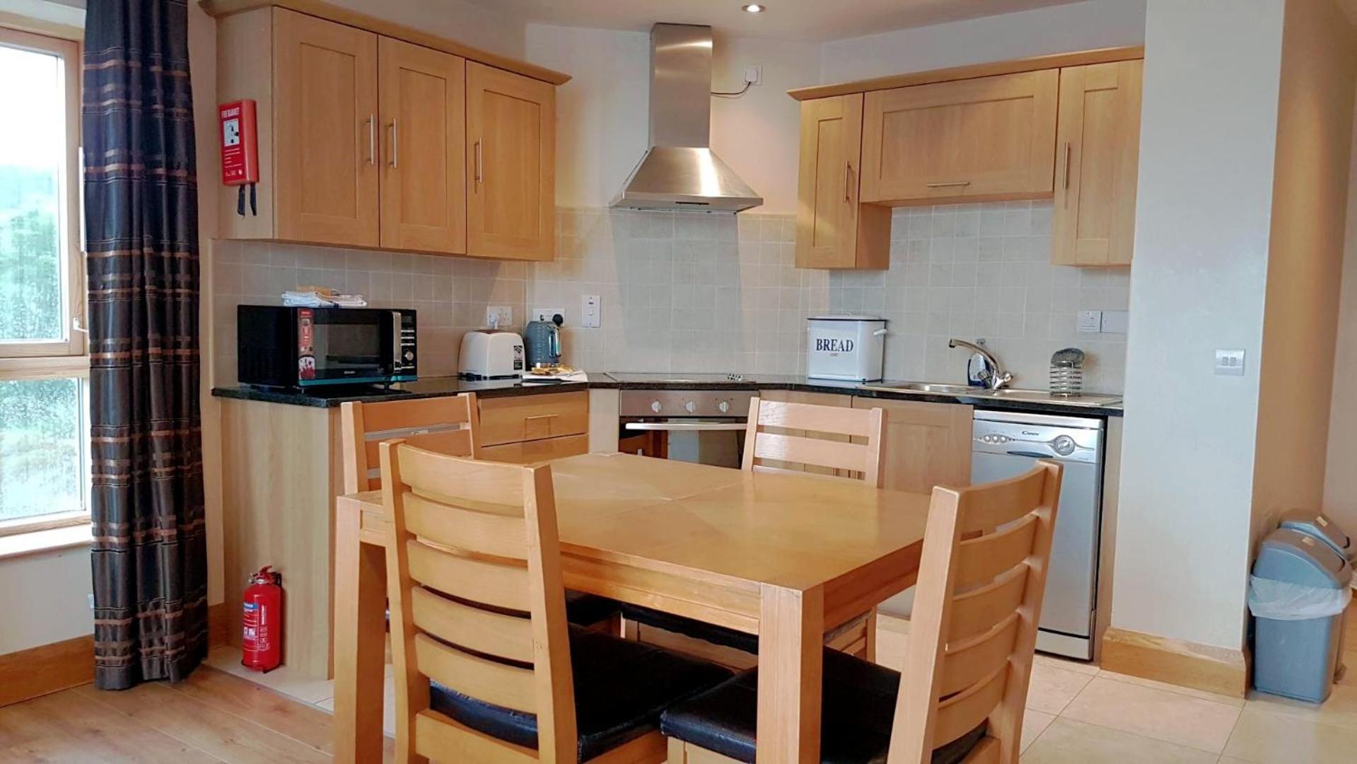 St Angela'S Lakeside Aparthotel Sala Apartment 4*