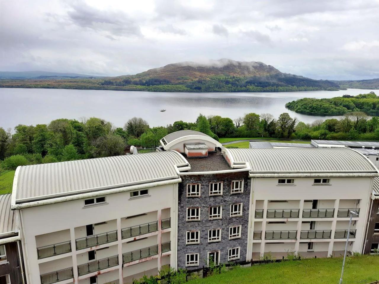 St Angela'S Lakeside Aparthotel Sala