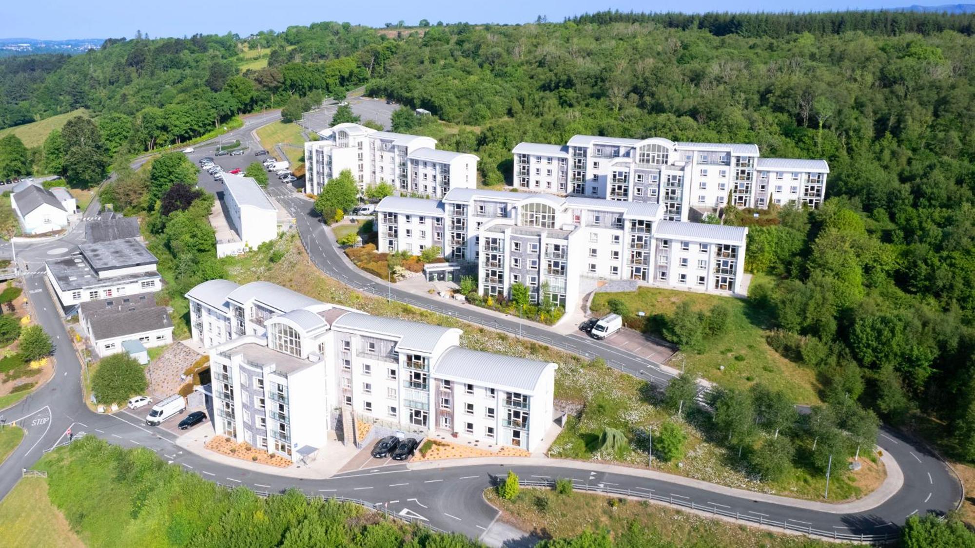 St Angela's Lakeside Sala Apartment