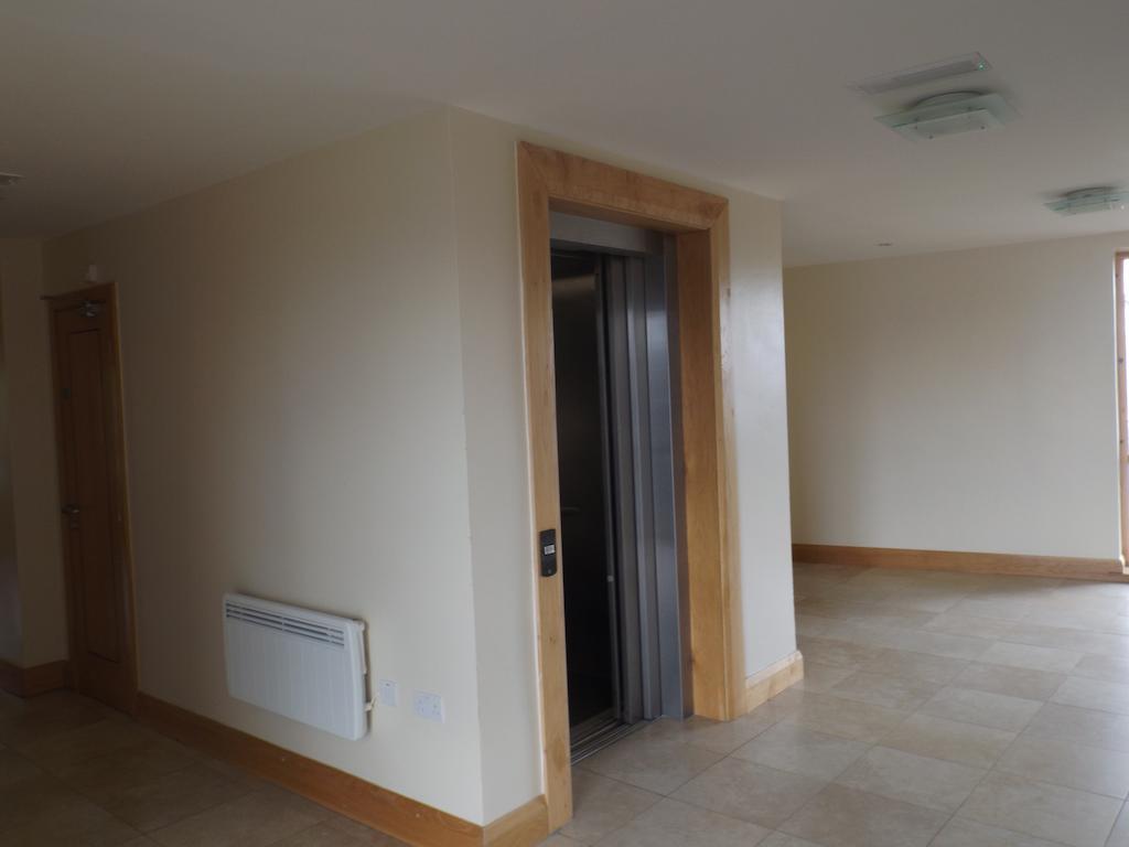 St Angela'S Lakeside Aparthotel Sala Apartment